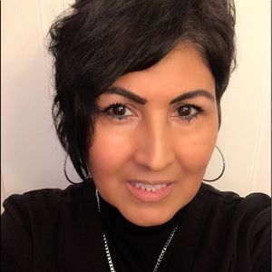 Meet your Posher, Yolanda